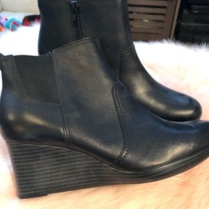 NWT Clarks Wedge Low Boot